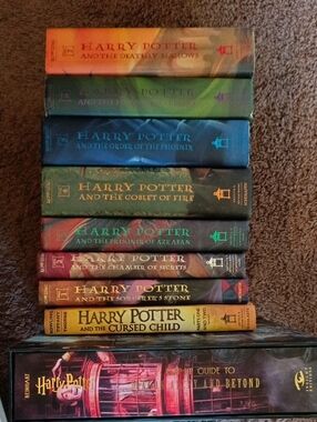 Set Harry Potter Hard Cover Year 1-7 + Pop Up Book + Special Rehearsal Edition